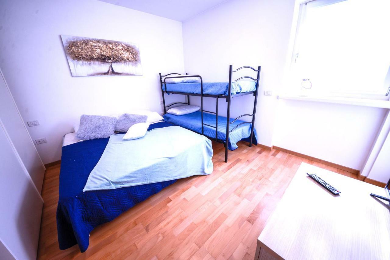Ferienwohnung Lake & Pool Torbole Sul Garda Exterior foto